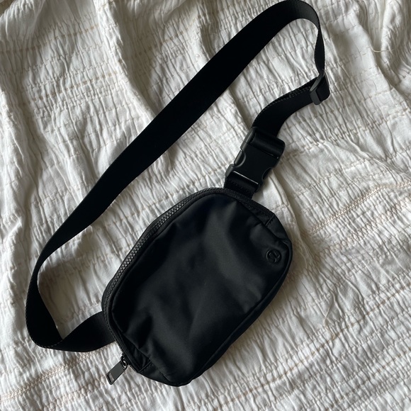 lululemon athletica Handbags - NEW LULU CROSSBODY